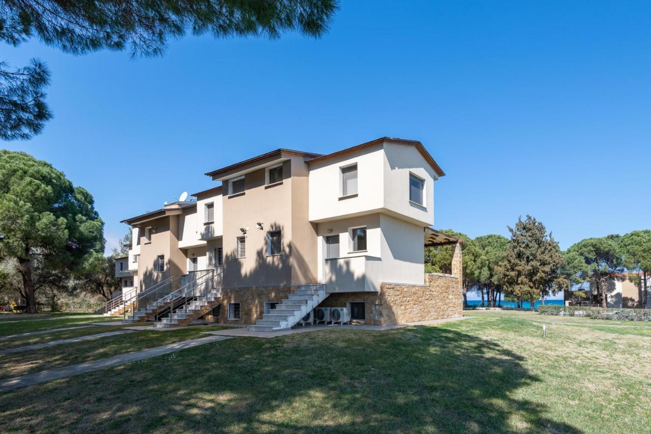#Flh - Amalthia & Αthena Beachfront Houses In Pefkohori Eksteriør billede